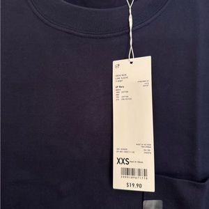 BRAND NEW Uniqlo Pocket T-Shirt — XXS